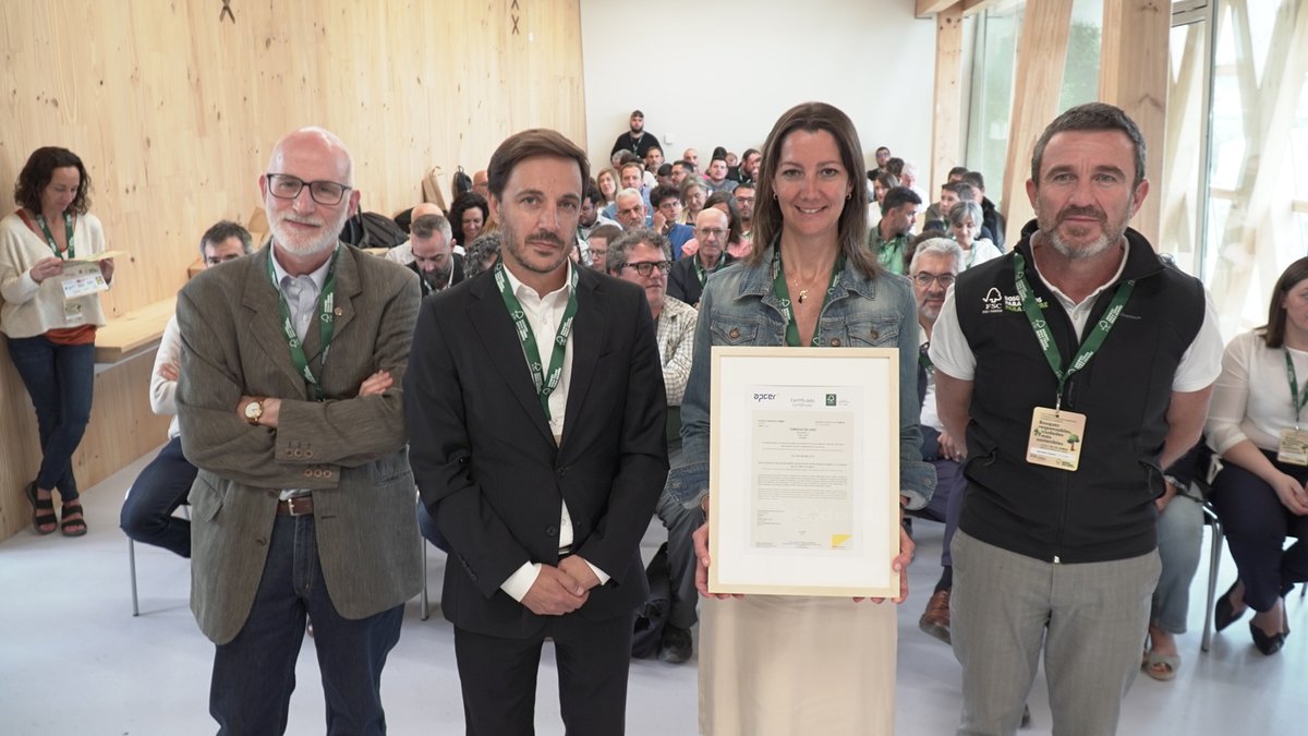 FSC_Spain's tweet photo. Más de 100 ❕personas asistieron a la Jornada organizada por FSC España y UXAFORES de @UniversidadeUSC el pasado jueves en el Edificio Impulso Verde para hacer un viaje al urbanismo sostenible
@concellodelugo #PEMADE @3edata #EVISLUSA @_egoin #XILONOR @GrupoFinsa #APCER https://t.co/ZgZqGlmvIu