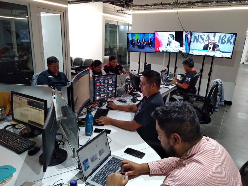 La Red tweet media