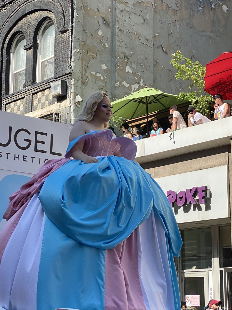 @alsoabouteve @canadasdragrace @PrideToronto you looked absolutely gorgeous today babes!!!