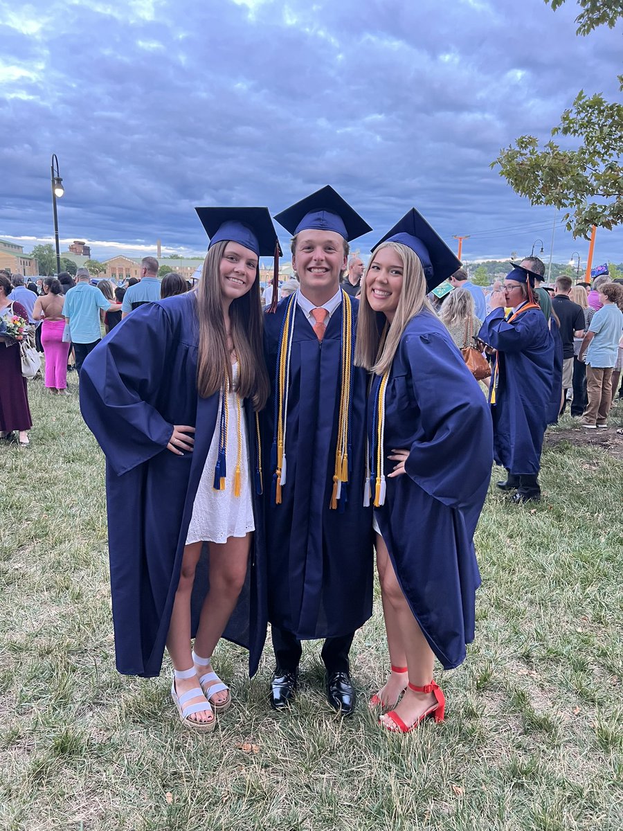 LHSLibrary1's tweet image. LHS Graduation 2023