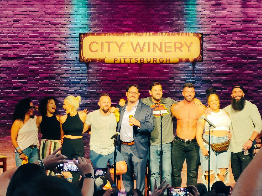 Fun event in Pittsburgh today.  Loved hearing from some of my faves!!  Look how cute this pic is!?   😁❤️ #challengemania
@susie_meister
@DerrickMTV @AneesaMTV @BradFiorenza @SHOTOFYAGER @ChaIIengeMania @Rogan_OConnor