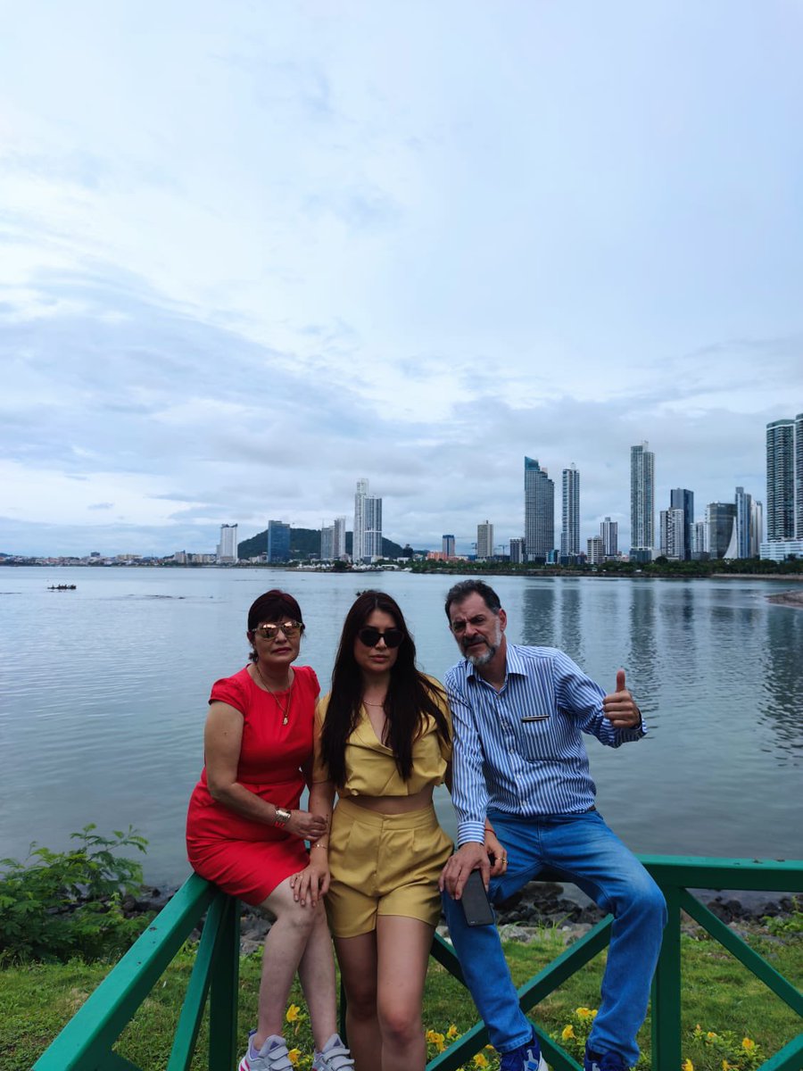didy1993's tweet photo. Un regalo #LaFamilia https://t.co/puEwQbHGQR