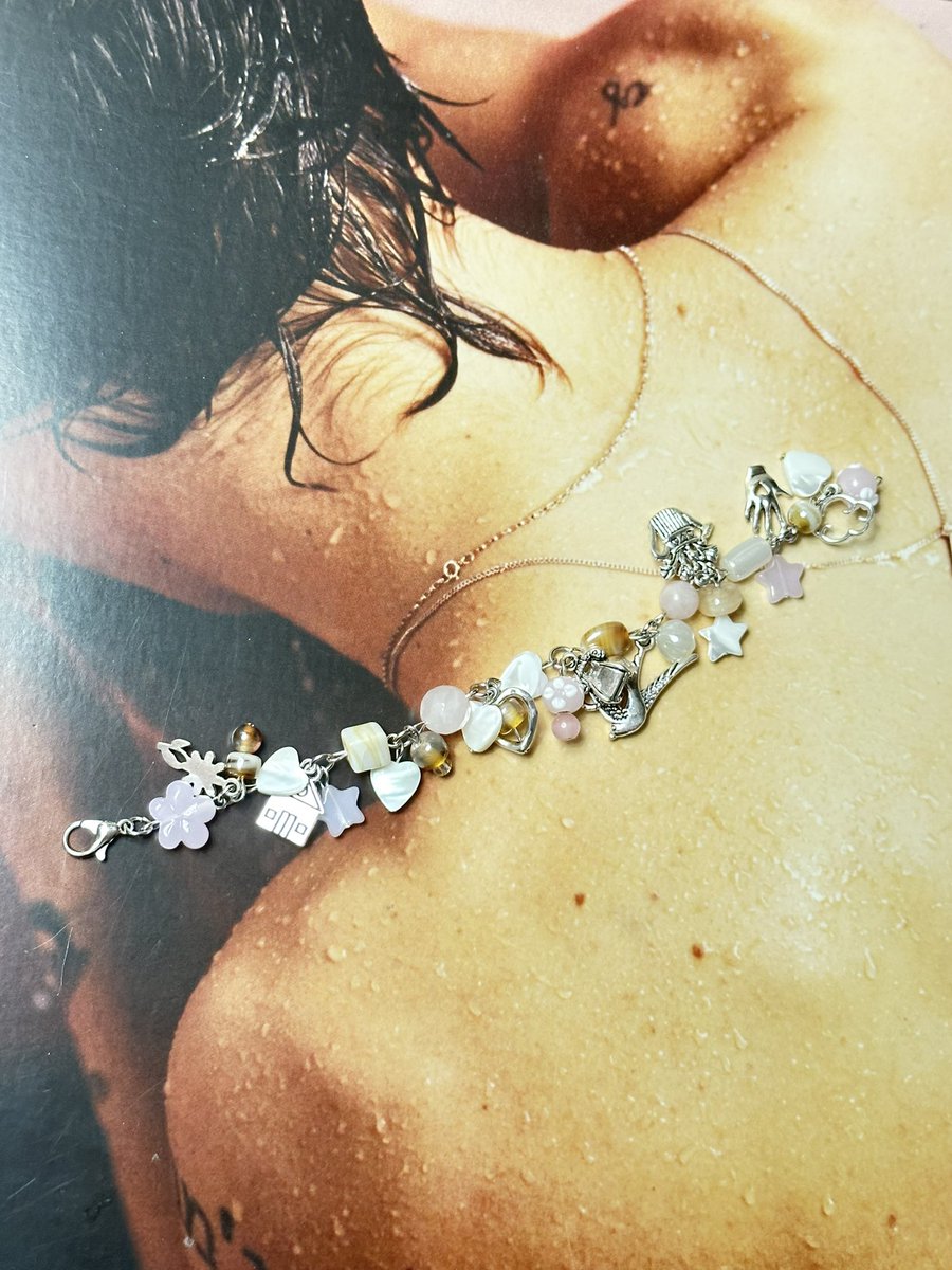 braceletladyy's tweet photo. sold out again!! 💗

thank u to everyone who got a lil something and just everyone in general for supporting me🥹

harry's music means so much to me and im so grateful that i can turn that love into pieces of jewelry that ppl can carry w them forever 🫂

next drop is july 8th!! https://t.co/NMLkx1rcLv