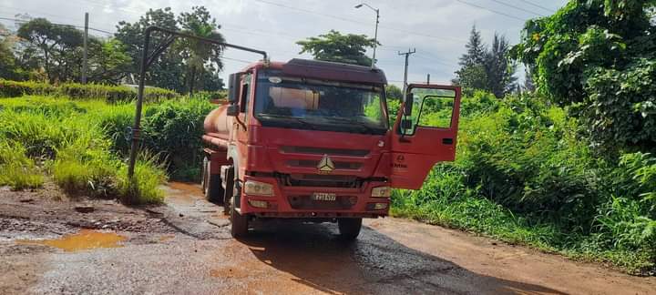 Holaguaa's tweet photo. Se conntinúa con el abasto de agua en #Moa por afectación en las redes en los mangos de Silvano, calle 15 Coloradas Vieja y la Vigía, además de la zona tradicionales de Cupey y Cayo Grande de Yamaniguey.  #holaguaa https://t.co/jXxEAuVp74