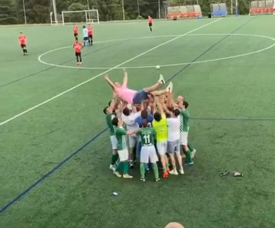 A primeira siempre e a mais difícil, xa a temos con nós. Será a copa de todo Paradela.