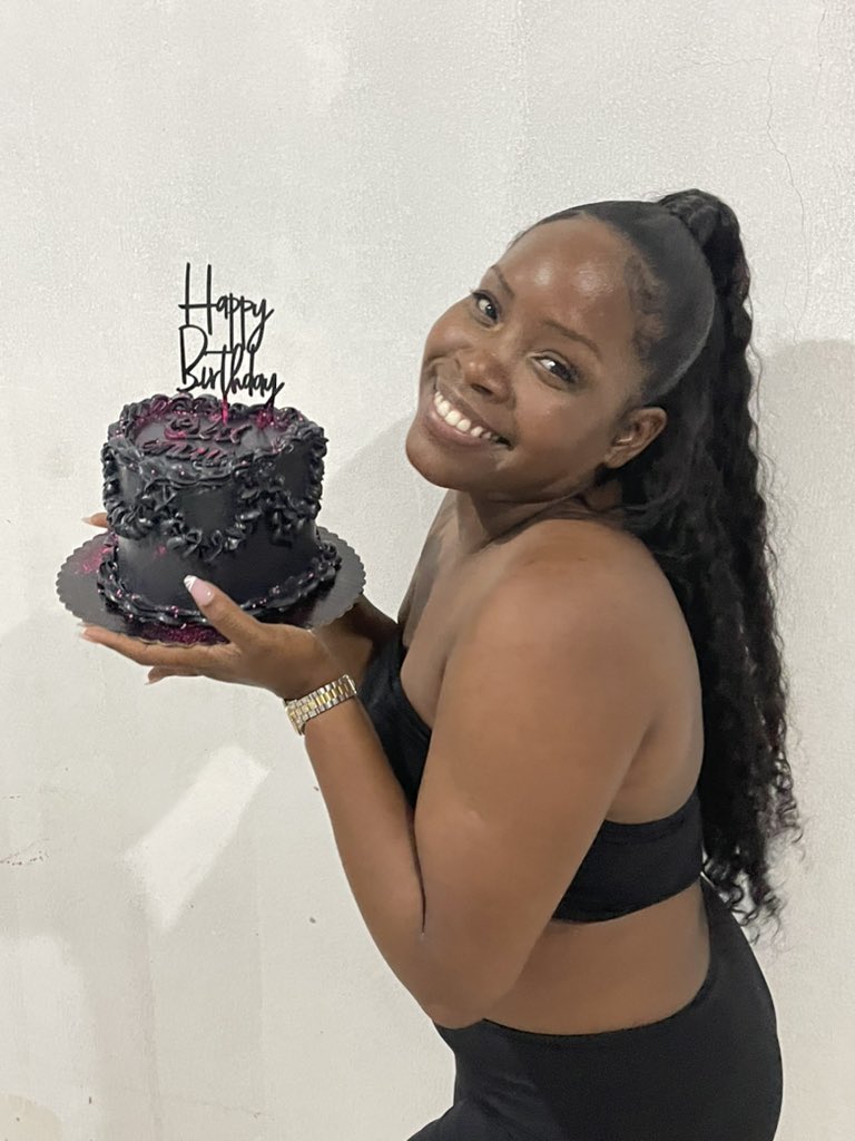 Cute_Princessa's tweet photo. It’s my Birthday 🥳 https://t.co/MKCkVuzMWa