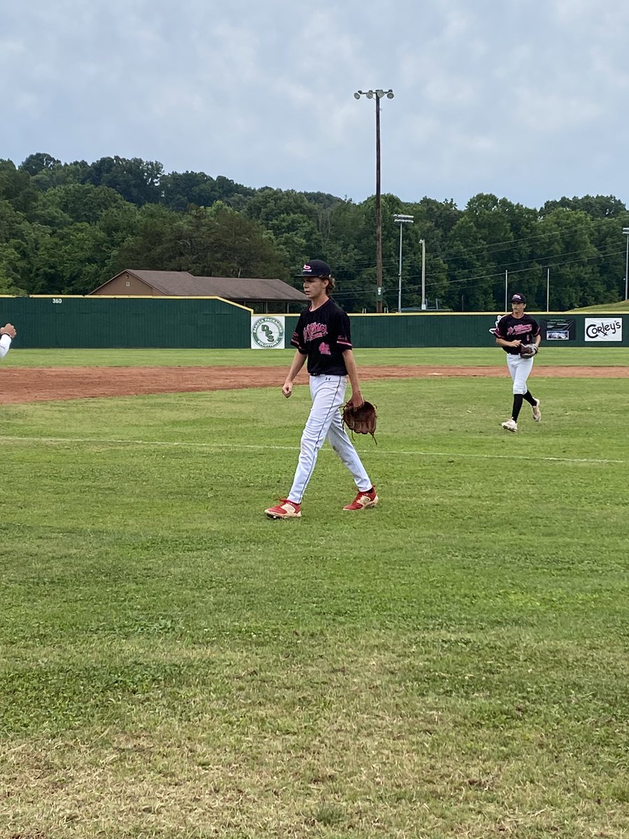 barrett_wa39903's tweet photo. Nothing like coming back vacation and playing some ball https://t.co/EFcYagn2Ks