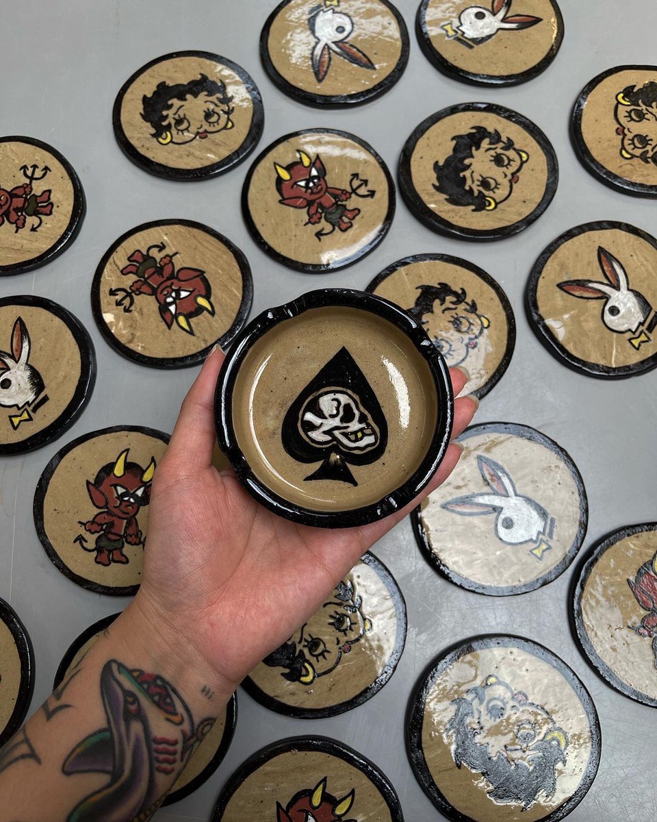 i hate stuff lying around so i’m doing a sale all ash trays in stock are $35 & coasters are buy 3 get 30% off discount code RADCAT free shipping with everything :)