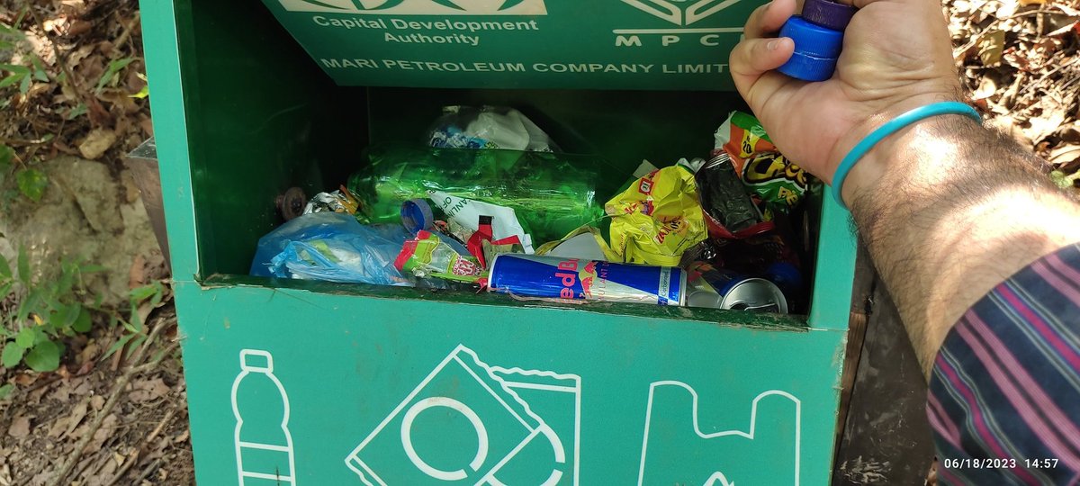 trailtrackpk's tweet image. remove all the bins from trails, its a national park not a public park, you have no right, no jurisdiction in national park because of @CDAthecapital there is a lot of trash all over in margallah hills national park
#savemhnp #mytrashmyresponsibility