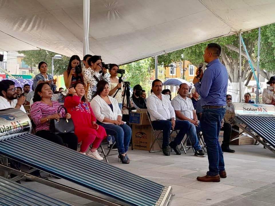 🛡️Un gobierno que no vela por los más vulnerables no sirve, por eso celebro 🙌🏼 que a través del programa 'Presupuesto Participativo' 💰 se entregaran 150 calentadores solares ☀️ al mismo número de familias 👨‍👩‍👧‍👦 en #SanAndrésCholula

#ODS11 #CiudadesSostenibles 🌇