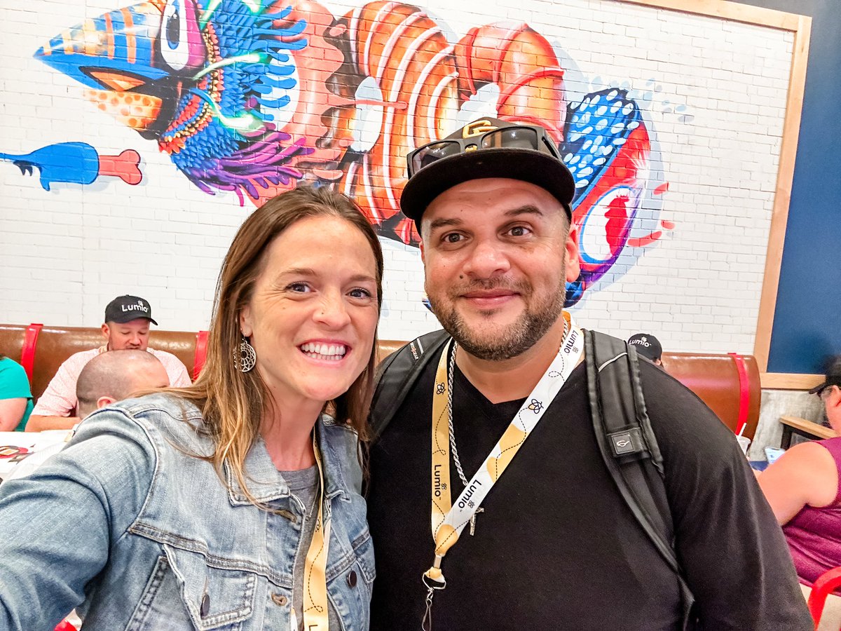 BeckyKeene's tweet photo. .@EdTechBites you put on an awesome event! Awesome job showing us around and keeping us fed over great conversations on the #EdTechBites food tour at #ISTELive! @LumioSocial https://t.co/c9tORQPuJJ