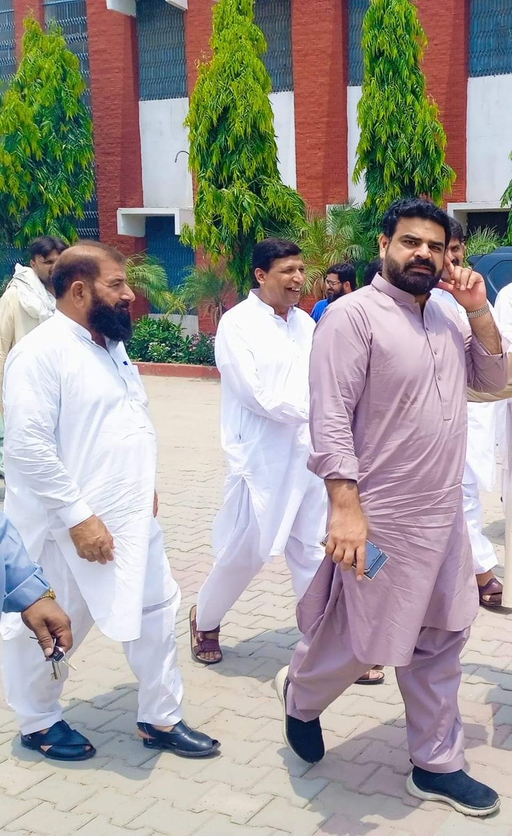 عوامی لیڈران عوام دوست قیادت
 عوامی فلاحی منصوبے 
رانا تنویر حسین صاحب وفاقی وزیر تعلیم 
رانا احمد عتیق انور انشاءاللہ عوامی ایم این اے 
سی او ایجوکیشن شیخوپورہ علی احمد سیان 
 نے گورنمنٹ گرلز ہائر سیکنڈری سکول پنڈ مریدکے میں واٹر فلٹریشن پلانٹ کا افتتاح کیا
#NA113
<a href="/RTanveerPMLN/">Rana Tanveer Hussain</a>