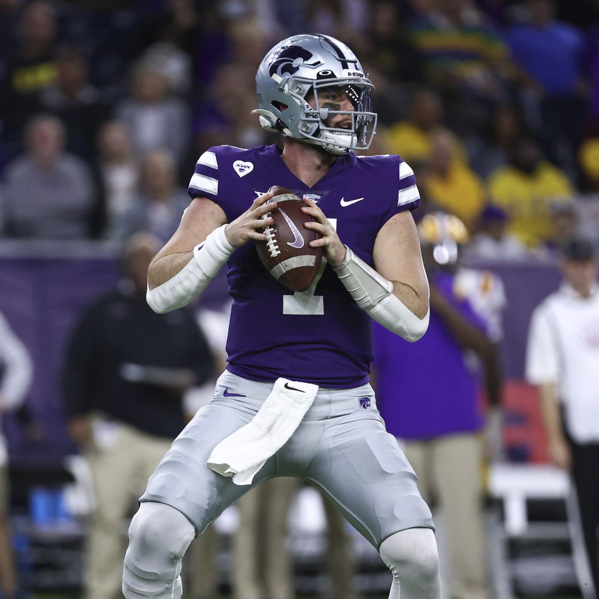 After a great camp and conversation with <a href="/CoachKli/">Chris Klieman</a> I’m blessed to receive an offer from Kansas State University! @ckleincat7 <a href="/ClintBrown45/">Clint.Brown</a> <a href="/spedbraet/">Taylor Braet</a> <a href="/CoachBufordJ/">Josh Buford</a> <a href="/KStateFB/">K-State Football</a> <a href="/AllenTrieu/">Allen Trieu</a> <a href="/adamgorney/">Adam Gorney</a> @Rivals_Clint #EMAW