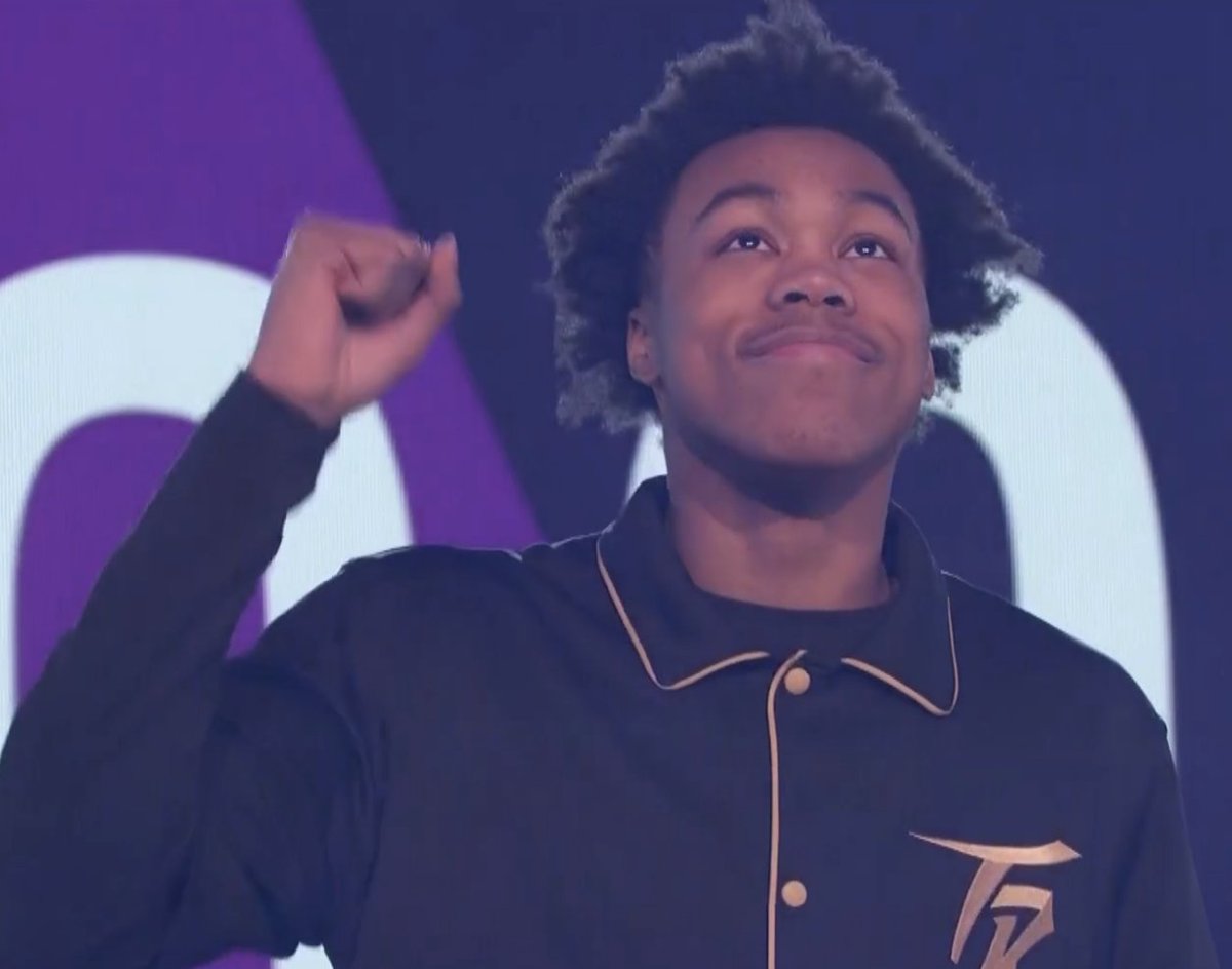 ThatDudeMCFLY's tweet photo. And ALL black women. https://t.co/mYPRbDcPeq