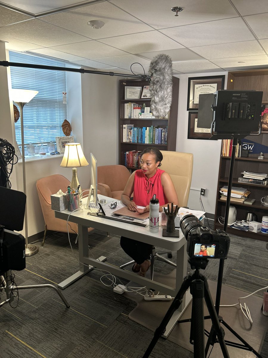 PsychMindMedia's tweet photo. After a day on set, @gwuniversity, as the #expertpsychologist on the #film @thepushover. #sweetdays #films #expertfilmandpsychology #expertpsychologyandfilm #tvpsychologist #mediapsychologist #celebritypsychologist #cinema #psychologist #filmmaker #filmfestival https://t.co/3brLBrCRt0