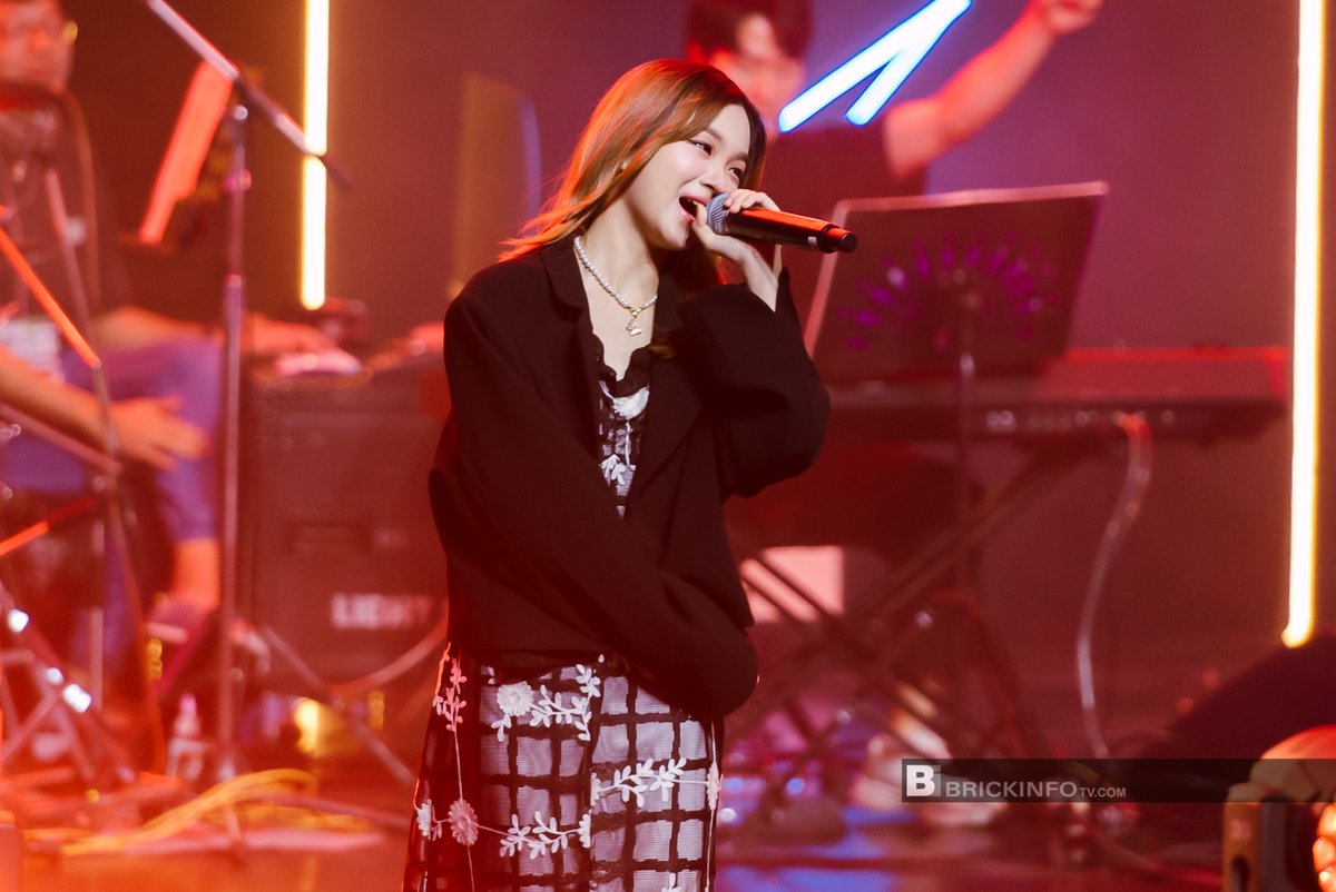 BrickinfoReport's tweet image. #INDYCAMP จัดเต็มความฟิน 2 รอบโชว์ศักยภาพด้านดนตรีในคอนเสิร์ต #OPENCAMPCONCERT2023  

👉 brickinfotv.com/idol-artist/19…… 

#Brickinfo #WeeBNK48 #PandaBNK48 #SatangBNK48 #KaofrangBNK48 #SatchanBNK48 #MyyuBNK48 #NineBNK48 #Pepo_mellfias #FortuneCGM48 #MarminkCGM48 #MilkCGM48 #NenieCGM48