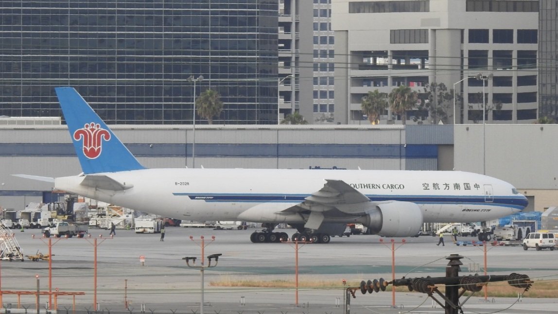 veryboeing's tweet photo. China Southern Cargo #B777 -F1B #B2028 being pushed back from it's stand at KLAX https://t.co/uMG0PwkC5a