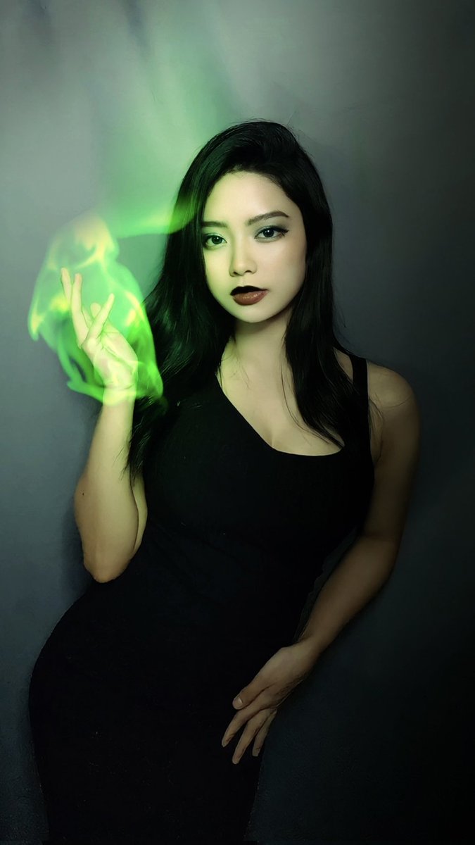 Benette4Eva's tweet photo. Stepping into the shoes of Shego, on a mission to create chaos and have a blast!💚🔥

#cosplay #cosplaying #cosplaygirl #cosplayer #kimpossible #shego #shegocosplay #makeup #makeuplook #makeuptransformation #outfitoftheday #outfitideas #photooftheday  #photo #influencer #model https://t.co/7xlAL8NgZ1