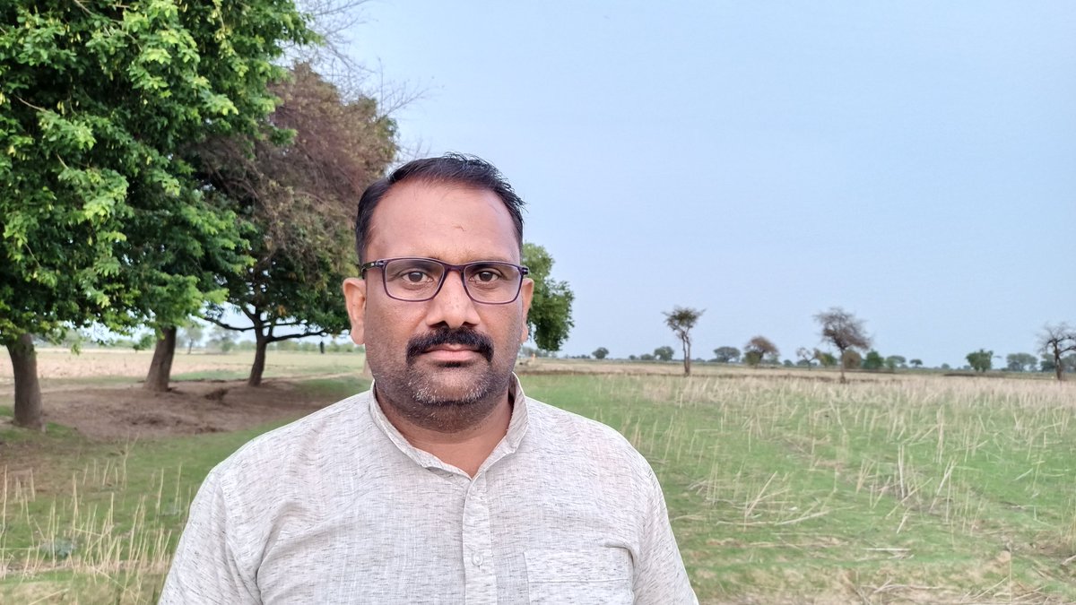 PNSinghPal_inc's tweet photo. खुल सकती हैं गांठें, बस ज़रा से जतन से मगर...
लोग कैंचियां चला कर, सारा फ़साना बदल देते हैं..! https://t.co/x70jl7OmB2
