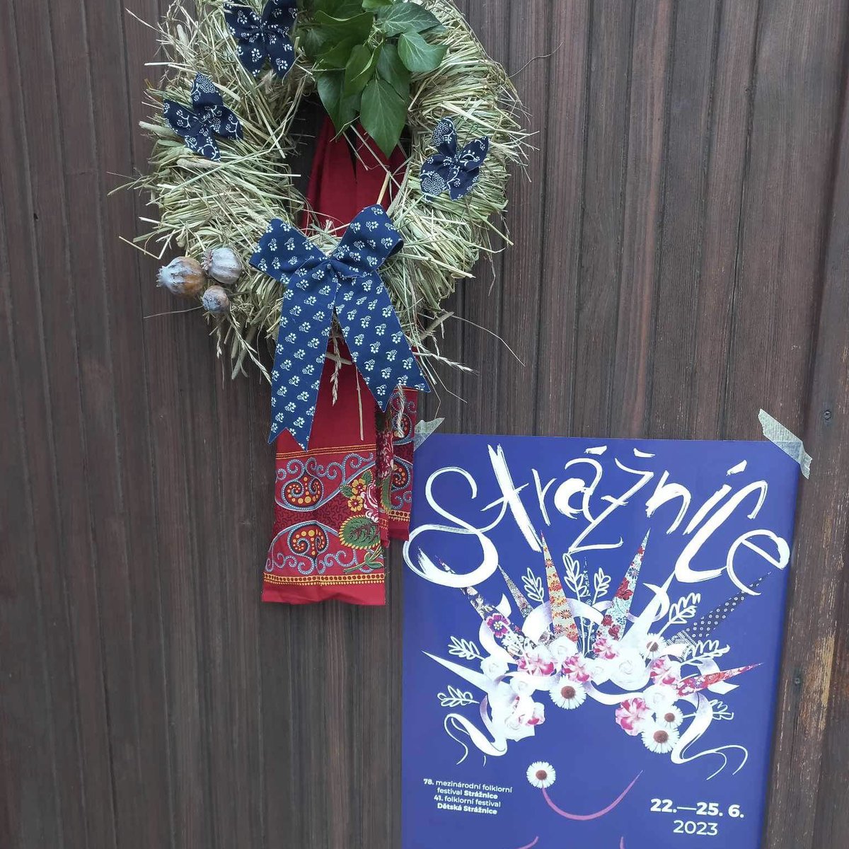 KarelPlunder's tweet photo. Život je mozaika z mnoha barevných okamžiků…
…mám se nejlíp, mohu je zažívat
#straznice #folklor #muzika #cimbal #ondrasek #nulk #zivot https://t.co/CWGRcF2f3E