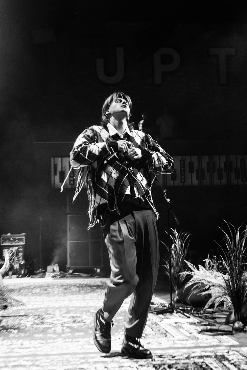oneruel's tweet photo. miniatureapilis thank you my lovelies, beautiful crowd tn ❤️❤️ 

photos by @MichelleGHunder https://t.co/yFMCUYrKBi