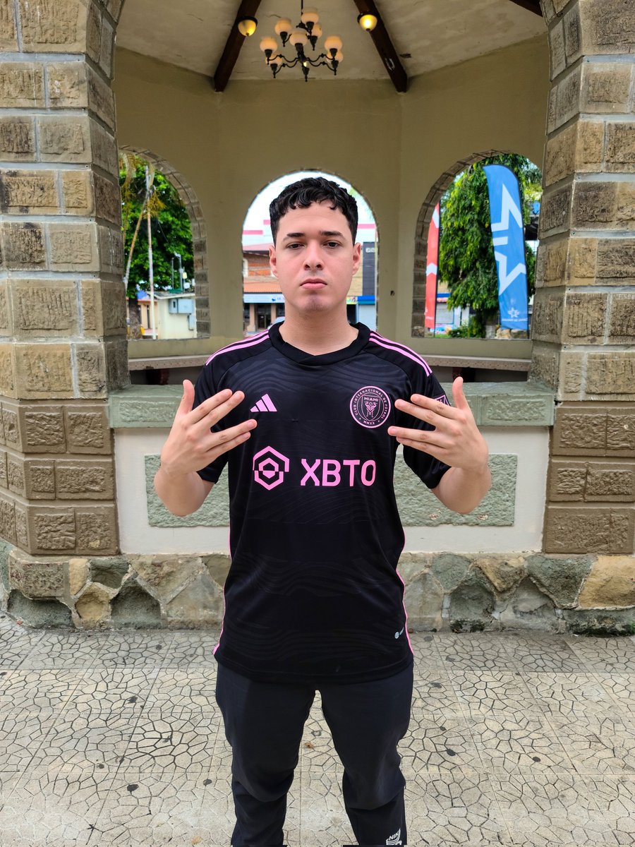 fri_freestyle's tweet photo. Este domingo, #Dilun 🥇 venció en la final a #Purry y se convirtió en el Campeón Regional de #Veraguas. 🔵🔵
-
De esta manera se clasifica a la Final Nacional de #BatallaDeFronteras, rumbo a #PacheRing. 🇵🇦🇵🇪
-
#Santiago #Freestyle #Rap https://t.co/w9kXEPnhUw