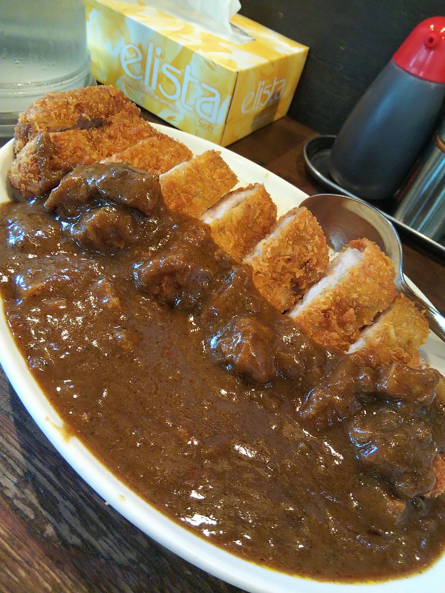 東区にある優月さん
厚切りカツカレー🎵
安定の旨さ‼️ボリューム