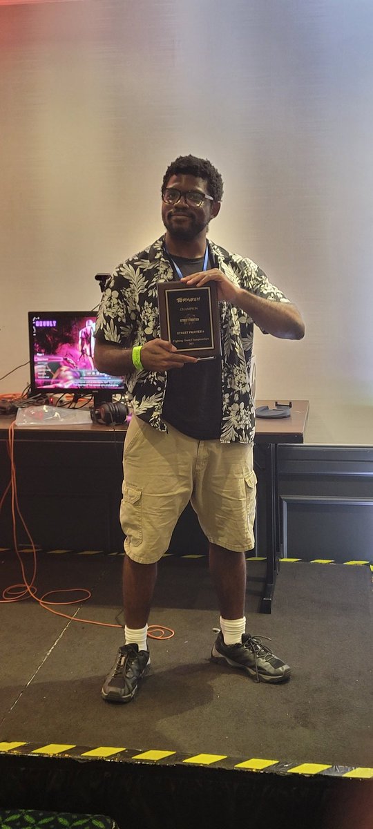 I got 1st place at Toryuken in SF6 and 1st in SFV! Proud of my performance, but I can do better. Training continues...

Thanks to <a href="/TorontoTopTiers/">TTT Events Info @ http://info.torontotoptiers.com</a> and <a href="/MTL_Airdashers/">MTL Airdashers</a> for the opportunity.
