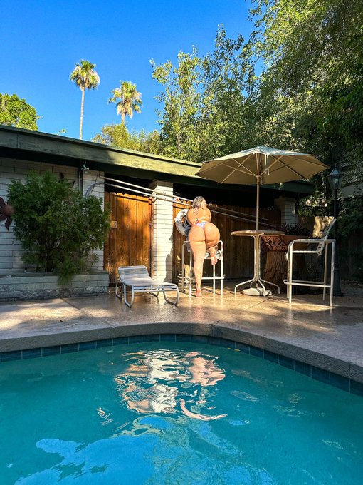 Glistening 🌞 https://t.co/1oZ5YcxVSc