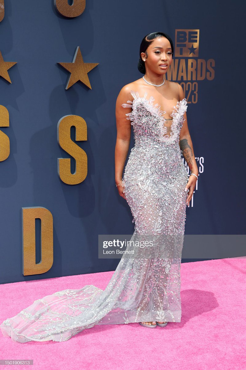 Am_Blujay's tweet photo. Uncle Waffles at #BETAwards, she looked stunning. https://t.co/3MBzlZ5ge7