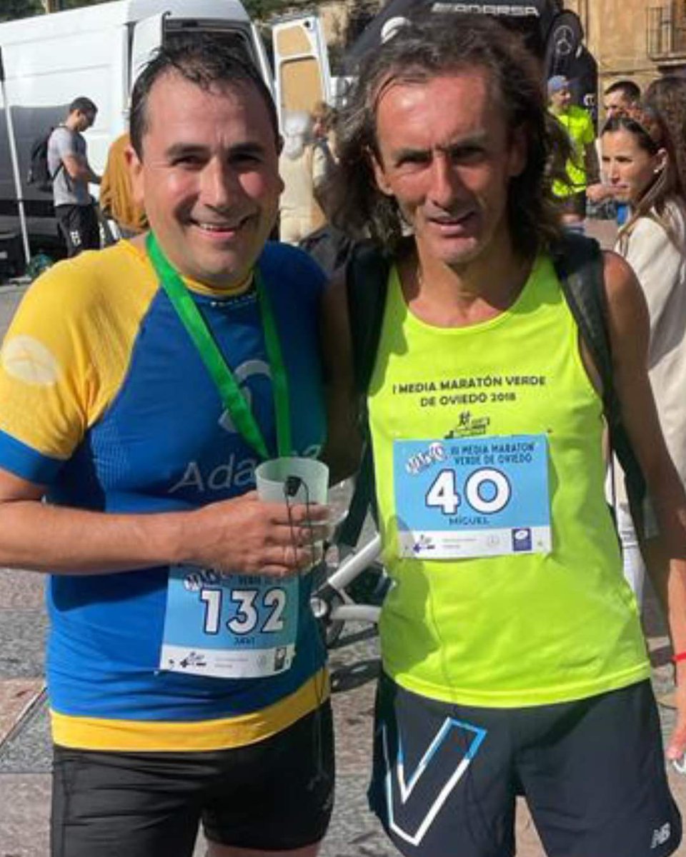 2 con camisetas #MMVO
1°edición y última.
Haciendo historia y hay quien repite por qué será?
<a href="/aytoviedo/">@aytoviedo</a> <a href="/climbskin/">Climbskin®</a> <a href="/elcorteingles/">El Corte Inglés</a> <a href="/BebaliaE/">bebalia.es</a> <a href="/estrellagalicia/">Estrella Galicia</a> <a href="/chocolatesvalor/">🍫 Chocolates Valor</a> <a href="/zensportsoviedo/">zensports</a> <a href="/ClubCorrerAstur/">Club Correr Asturias</a> <a href="/Trasacar/">Trasacar</a> #VallasyCasetasBrun <a href="/llagardecolloto/">llagardecolloto</a> <a href="/deporteASTUR_/">deporteASTUR</a>