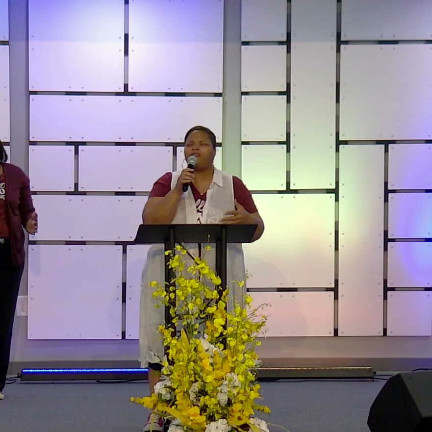 FOL_Ministries's tweet image. We love seeing our college students go forth in service today.  Keep God first in all that you do.  Let God order your steps and watch Him blow your mind.  #fol #folministries #collegesunday