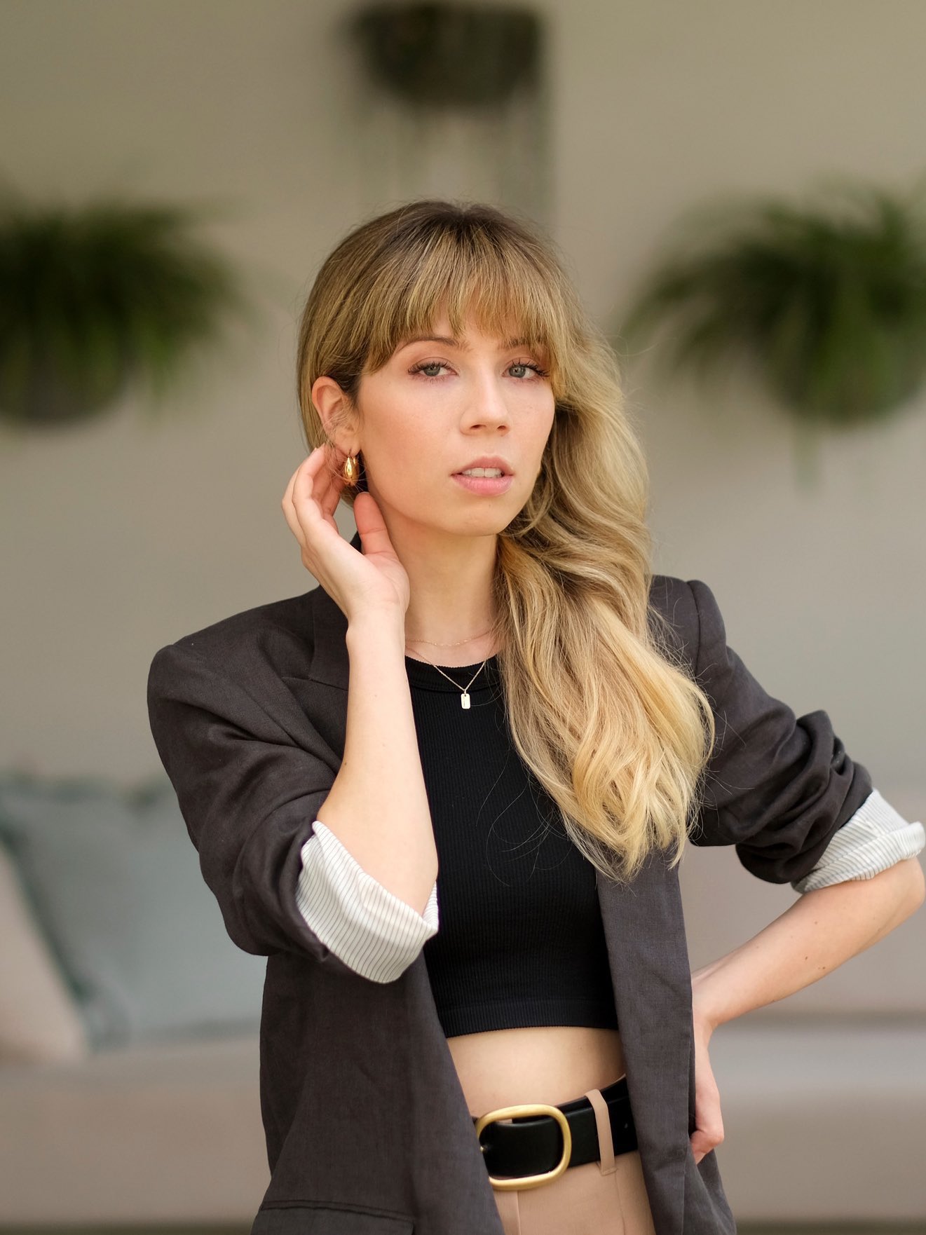 Happy 31st birthday to the talented, New York Times best-selling author Jennette McCurdy. 