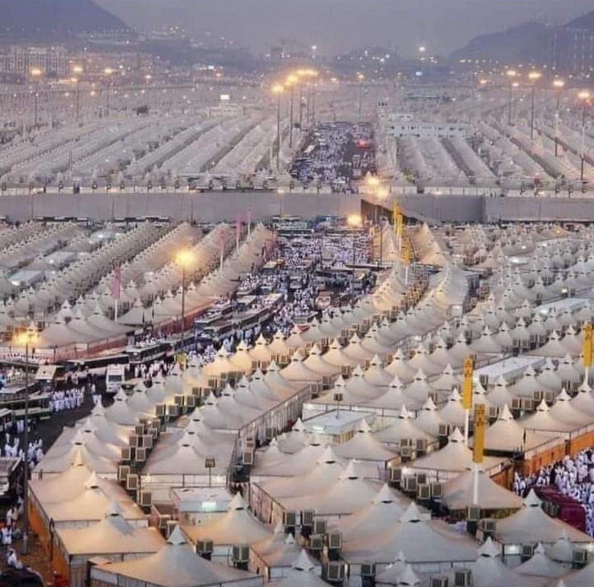 خوش نصیب راستوں کے خوش نصیب مسافر ♥️
#Hajj2023 #mina2023