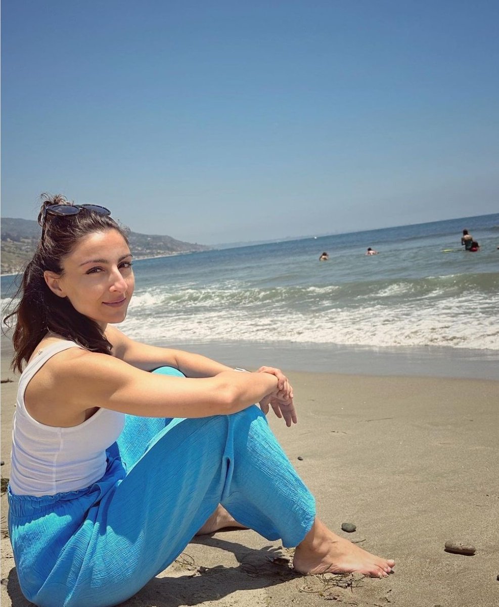 Beach please! 💙

#SohaAliKhan shares a lovely picture by the sea.