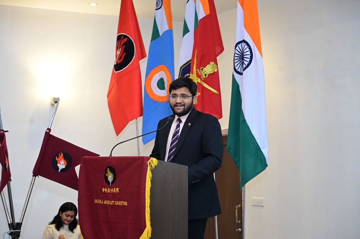 IndiaY20's tweet photo. Glimpses from the impactful event hosted by #Y20India and Prahar Samaj Jagruti Sanstha, focusing on the Y20 theme of Peace-building and Reconciliation. Graced by Lt. Gen. @VGK_India , Principal Advisor to the Ministry of Defence, Mr. @devanshshah_ ,Track Chair - Y20 India, Fl. Lt. Shiwalee Deshpande, Secretary of Prahar Samaj Jagruti Sanstha, and Sulabh Deshpande, Director of Pooja Systems. Together, we strive to create an era of no war and foster global harmony. 

#Y20 #PeaceBuilding #Reconciliation #PraharSamajJagrutiSanstha