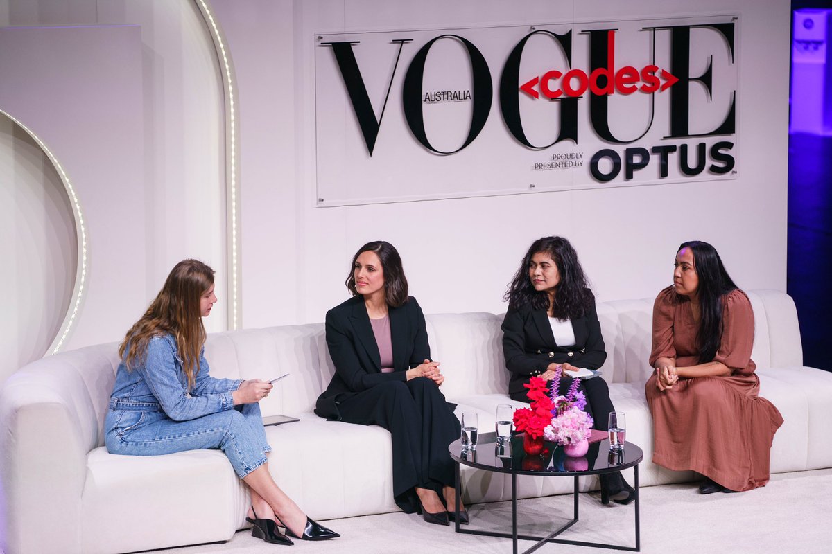 VanessaPirotta's tweet photo. The #VogueCodes Summit was truly a unique opportunity. I cannot explain how many amazing #womeninSTEM/#STEAM I’ve met. I’ve expanded my science family and learnt so much from so many amazing and powerful women in their fields! Watch this space..
https://t.co/VxIbhAsyAP https://t.co/sYNeu9Poni