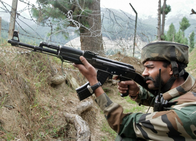 Defence1100's tweet photo. #IndianArmy launches search operation in #Poonch after brief exchange of fire. #RajouriAttack #OPTrinetra #KamalHaasan𓃵 #Lahore BCCI #SarfarazKhan MS Dhoni ISIS https://t.co/q7WL435PiM