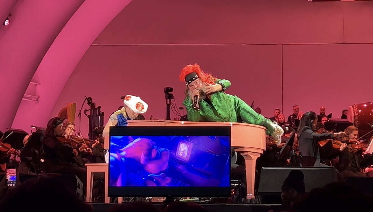 phoenykz's tweet photo. Jack Black singing Peaches song to close out #TheGameAwards #10YearConcert. That was F'ing amazing!! https://t.co/onEEUvYvQo