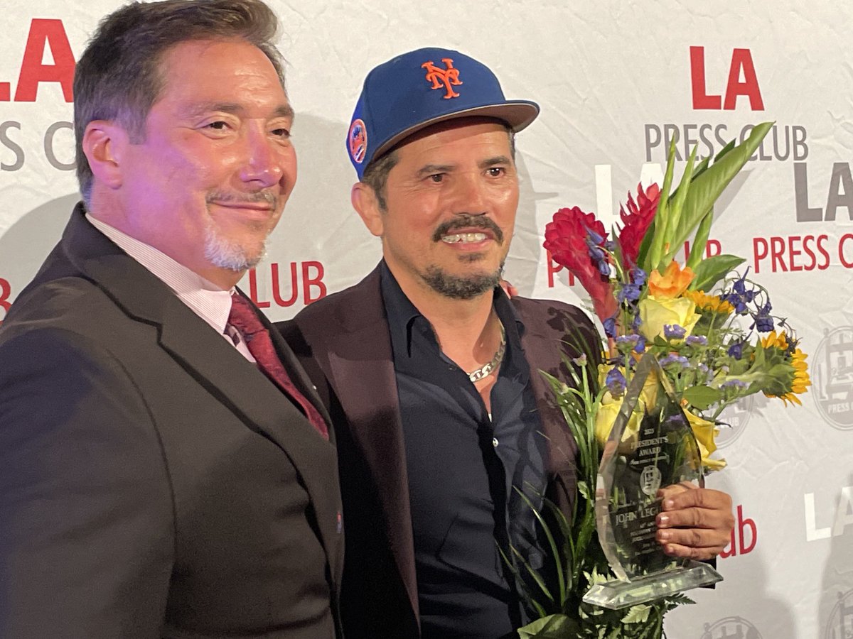 ⁦@JohnLeguizamo⁩ says every time he gets an award, one of his childhood bullies explodes ⁦@LAPressClub⁩ #SoCalJournalismAwards