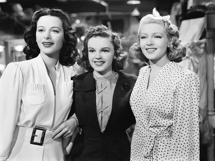 #SundayNightClassic

Ziegfeld Girl (1941) by #RobertZLeonard & #BusbyBerkeley
w/#JamesStewart #JudyGarland #HedyLamarr #LanaTurner

In the 1920s, three women join the Ziegfeld Follies, where they find fame, love, and tragedy.

“YOU'VE GOT A DATE WITH 100 FOLLIES GIRLS!”
#Musical