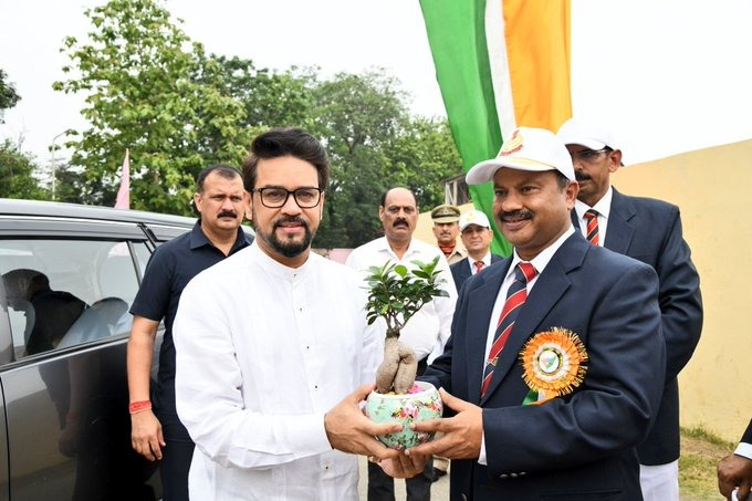 Shri Anurag Singh Thakur, Hon'ble Union Minister of Information & Broadcasting and Youth Affairs & Sports, Government of India, inaugurated the BSF Hockey Turf Ground at BSF Frontier Headquarters, Jalandhar.
#Sport_BSF 
#AnuragThakur 
#Fitindia_BSF Jungkook