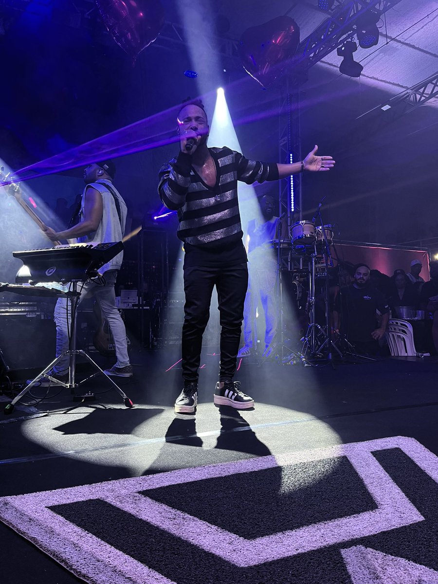 babicrisreal's tweet photo. 🖤 Foi tudoooo #MrDan #ADomingueira @adomingueira https://t.co/yPTpu0Stge