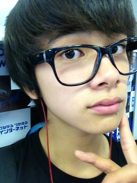 【Thai Translation : DISH// Blog: 24AUG2012】
#ดิชบล็อก
－－－－－－－－
『ตอบคอมเม้นท์(^^)อิยะฮุย★TAKUMI』
2012-08-24 19:09:40
#KitamuraTakumi

โคโซบะโซวะ~😜

ทาคุมิครับ(^^)

ปิดเทอมฤดูร้อนใกล้จะหมดแล้วนะครับ~(หัวเราะ)
เฮ้อ~วันหยุดฤดูร้อนที่ไม่ได้หยุดเลย~(^^)

↓