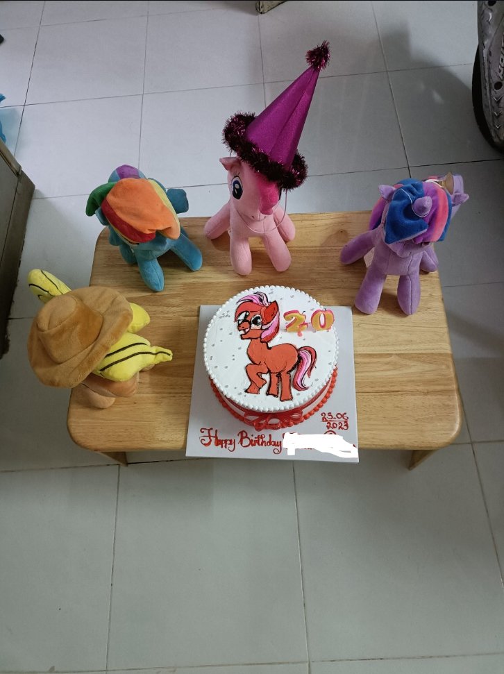 ruby_shines's tweet image. I forgot to share my birthday cake that i got with some helps from my mom's friend