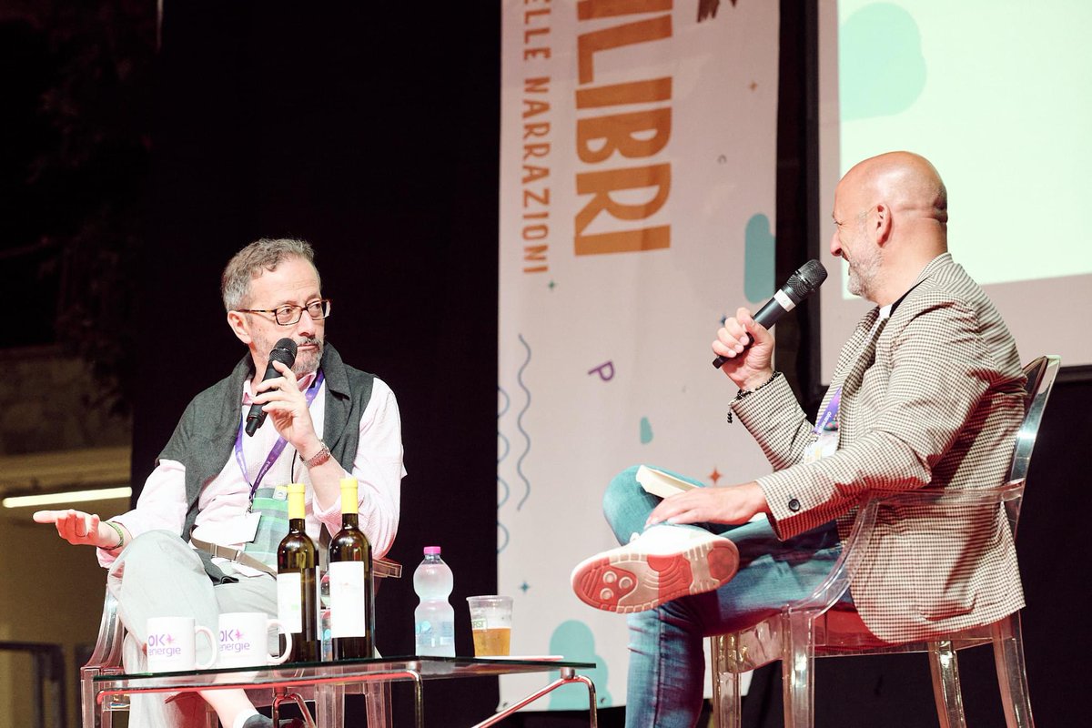 Con <a href="/DiegoDeSilva3/">Diego De Silva</a> a #Squilibri, un festival bello che diventerà ancora più bello (bravi @peppemillanta e tutta la squadra!)