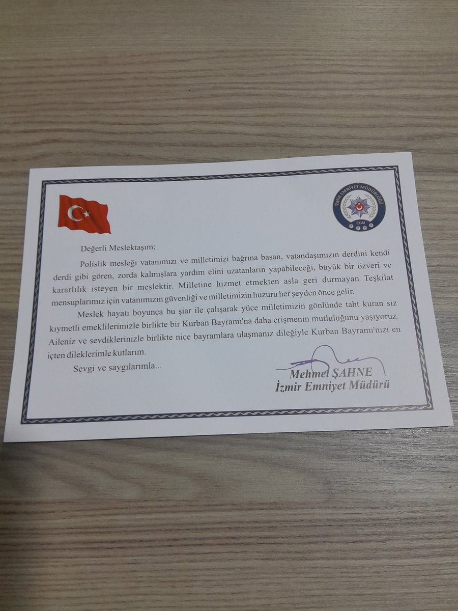 20 yıl oldu Emekli olalı alışmıştım emeklinin aranmayıp sorulmayan biri olduğuna Başta içişleribakanı Emniyet Genel müdürü ve sıralı müdürler ne bayramlarda ne polis yıldönümlerinde olmadı aranmadık sorulmadık buğün izmir em.müd.sayın Mehmet ŞAHNE aradı teşekkür sana müdürüm tşk.