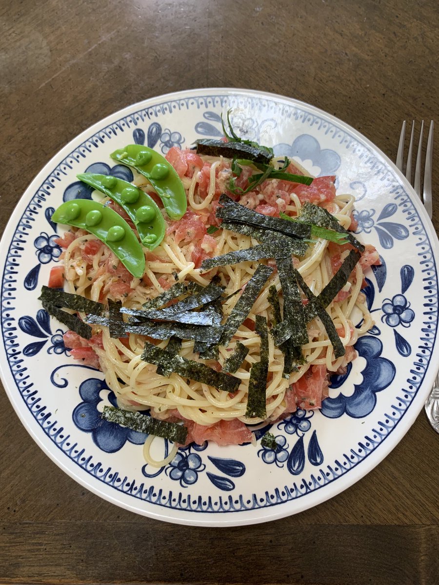 SuzukiDt's tweet photo. 🍝 #lunch , #tunas 🍅 #tomatoes #ColdPasta .
#ツナ #トマト #冷製パスタ
🏡 #家麺 . https://t.co/Dy3cJLMmJZ