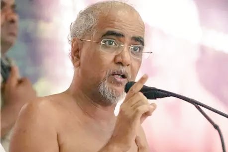 IamAnoopMishra's tweet photo. प्रार्थना करना कभी मत भूलो, इसमें अपार शक्ति होती है।-तरुण सागर

धर्म, आध्यात्म और अपनी शिक्षाओं के माध्यम से लोगों के जीवन को आलोकित करने वाले जैनमुनि तरुण सागर जी महाराज की जयंती पर उन्हें कोटिश: नमन।

आपके मंगलकारी विचार सदैव मानवता का कल्याण करते रहेंगे। https://t.co/twJrORszk1