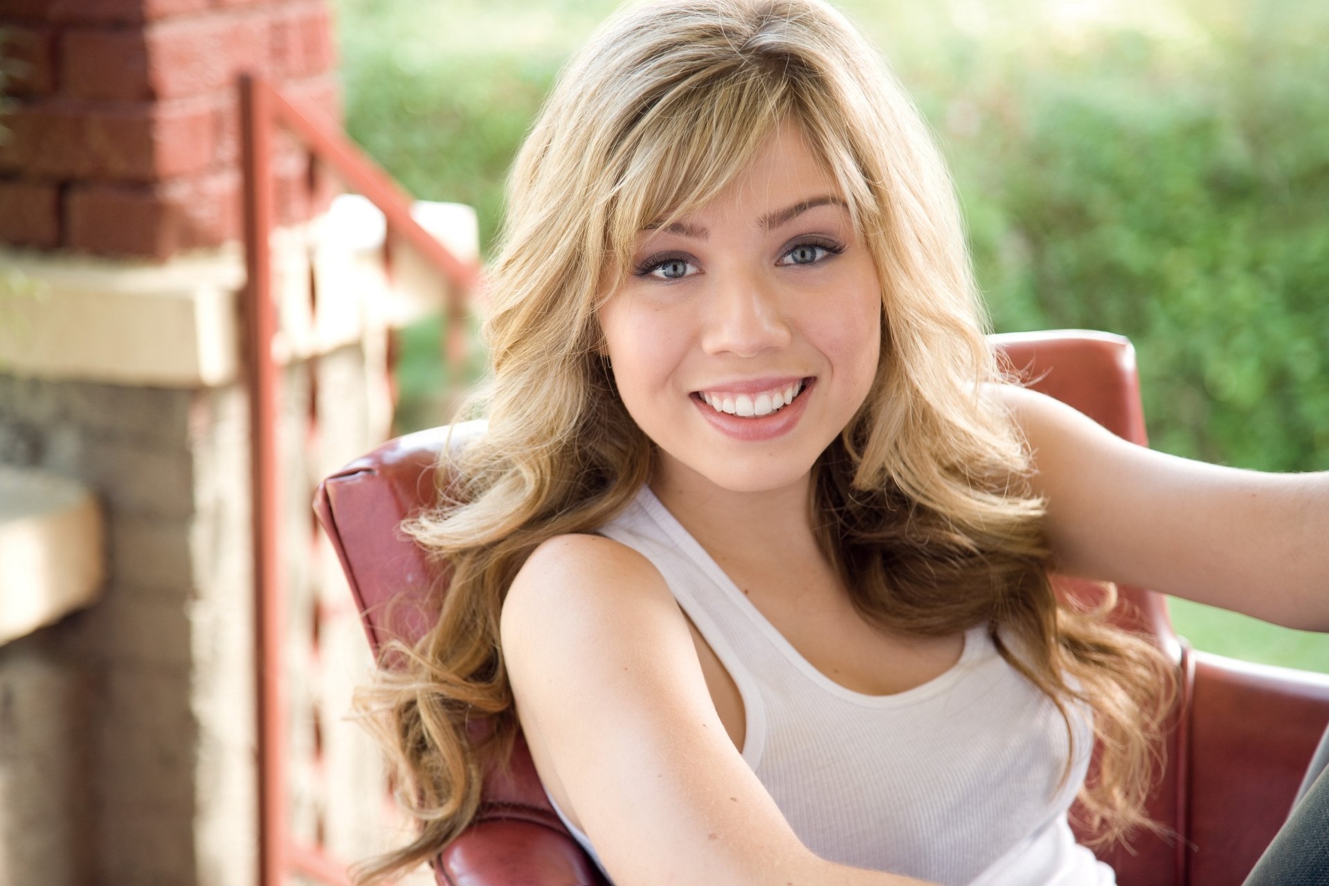 Happy Birthday to Jennette McCurdy (\ICARLY\) who turns 31 today!  